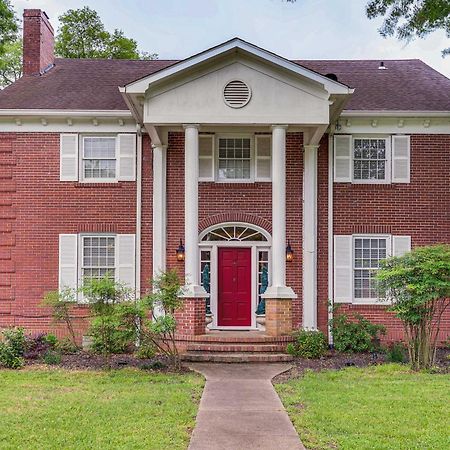 Delightful Retreat With Fireplace And Large Yard! Extérieur photo