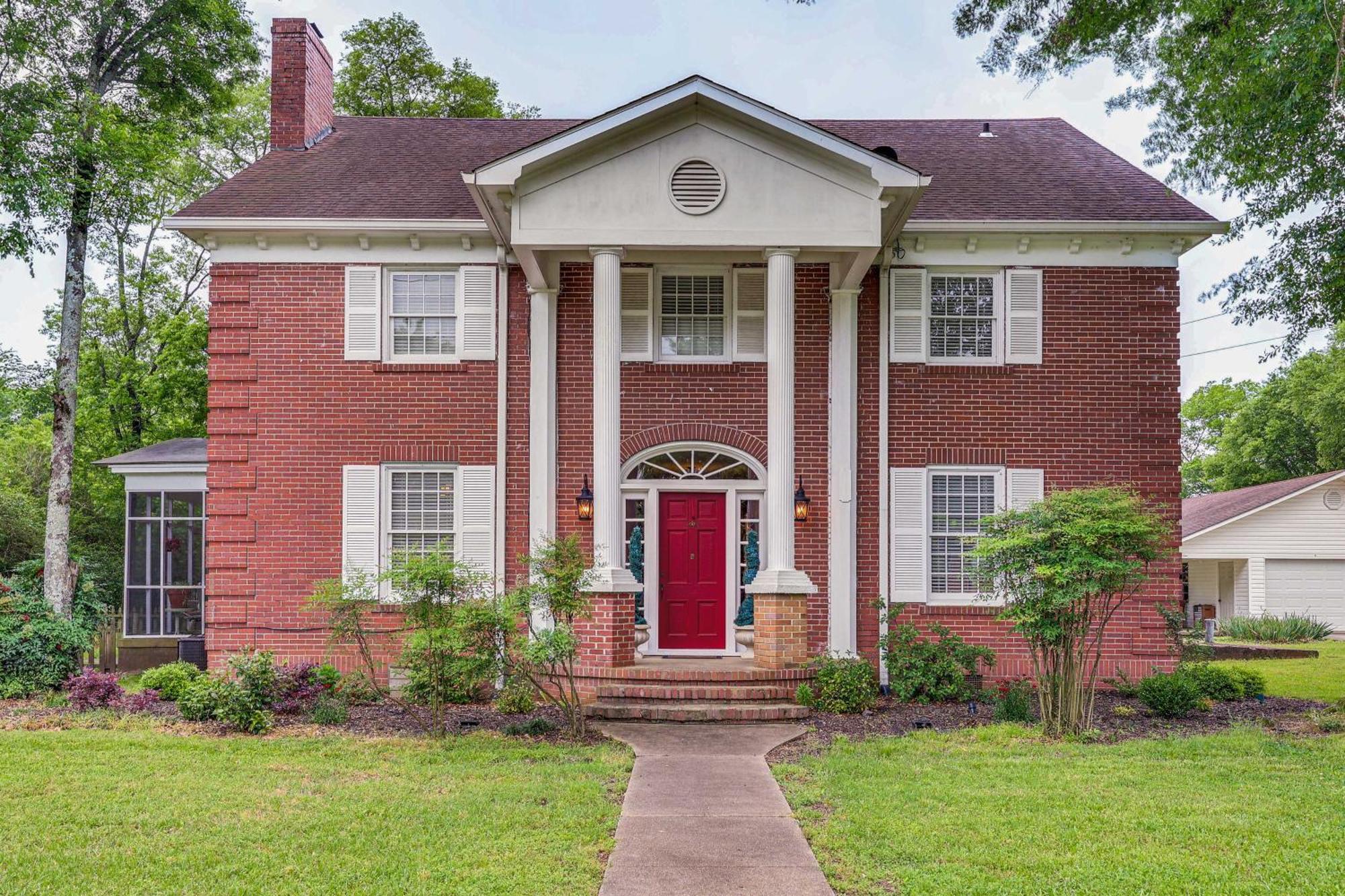 Delightful Retreat With Fireplace And Large Yard! Extérieur photo